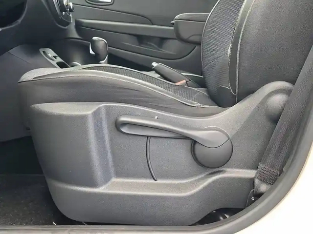 Renault Captur dci 90 edc — photo 29