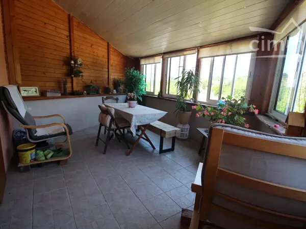 A vendre une maison de 150m² habitables avec un un jardin et une source