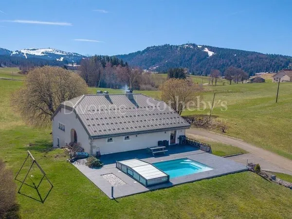 Maison 8 pièces 280 m²