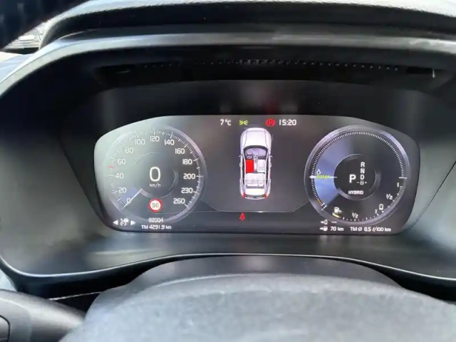 Volvo Xc40 t5 recharge 180+82 ch dct7 — photo 28