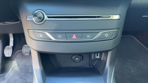 Peugeot 308 SW 1.5 BlueHDi 130 - Allure – 2018 – 114193 km – Diesel – Boîte Manuelle — photo 22