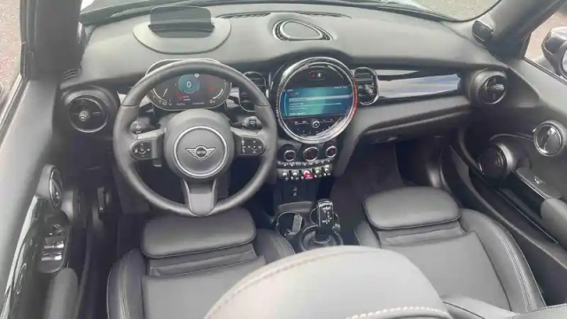 Mini Mini cabriolet cooper 136 ch dkg7 — photo 5