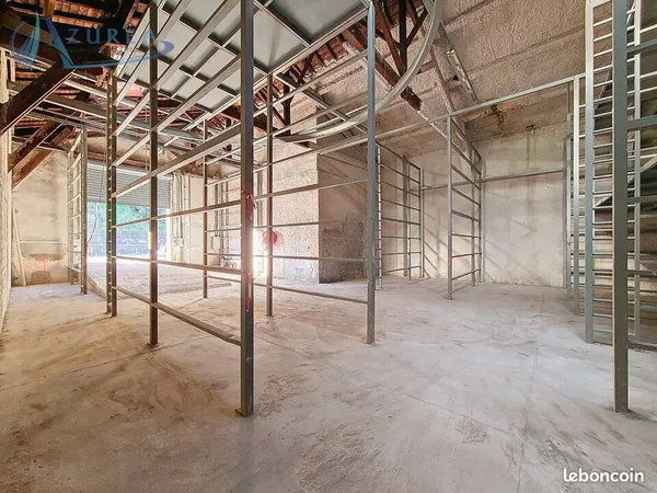 ENTREPOT - LOGISTIQUE 218 m² NICE