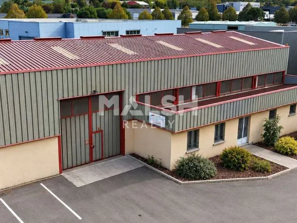 Locaux d'activités à GUEREINS - A LOUER - 793 m² d