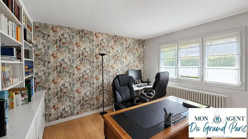 Photo 8