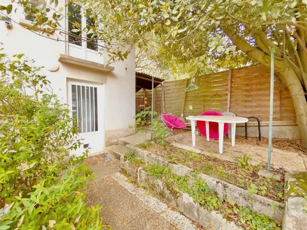 Buxerolles - T2 meublé de 58 m² refait à neuf avec parking - 850 € CC