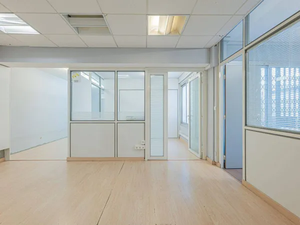 Bureau 150 m²