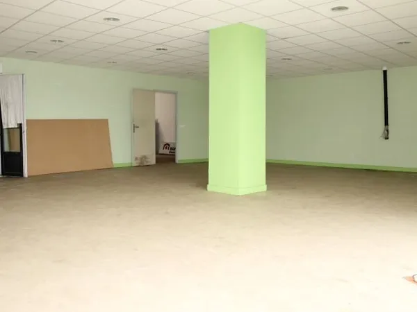 Garage/Parking 700 m²