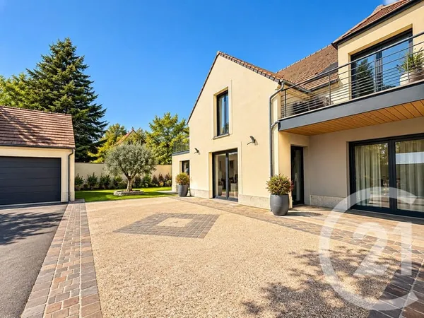 Maison 7 pièces 225 m²