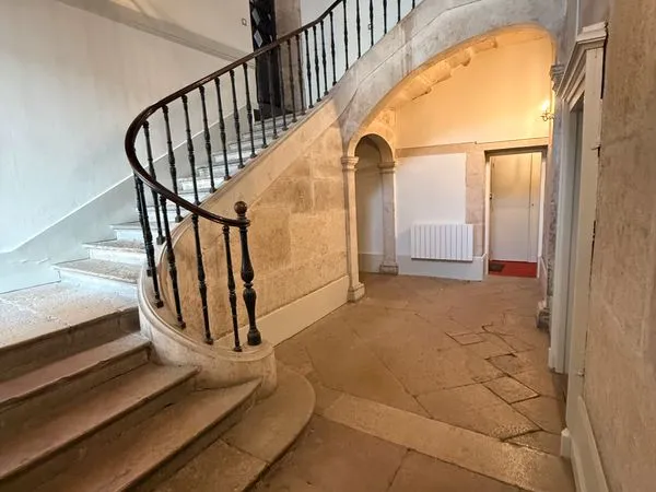 Hôtel particulier appartement à rénover en hyper centre