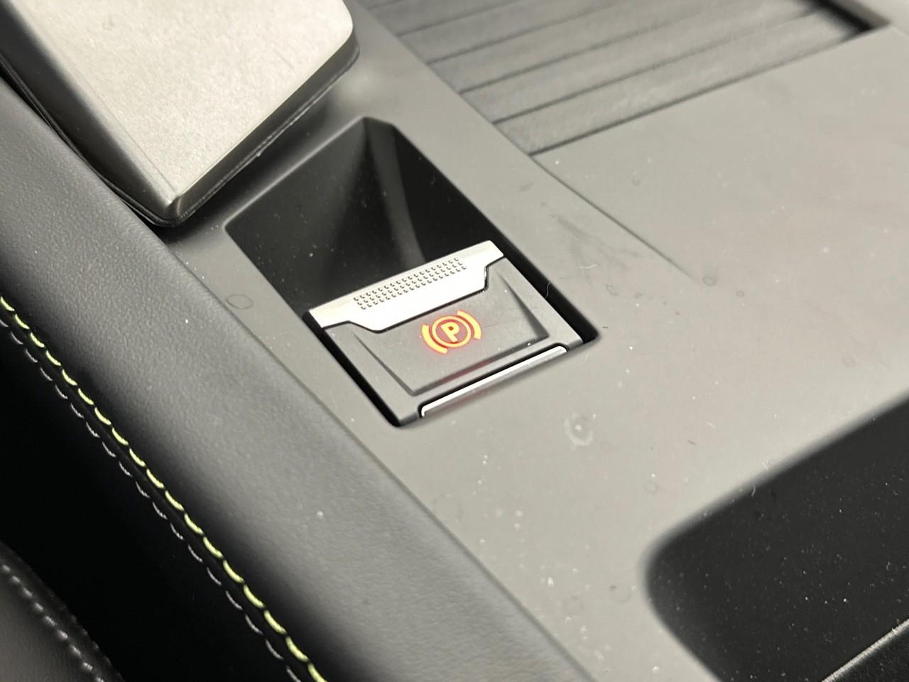 Peugeot 408 hybrid 145 e-dcs6 gt — photo 33