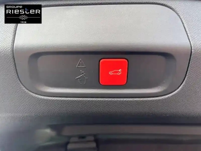 Peugeot 408 phev 225 e-eat8 — photo 10