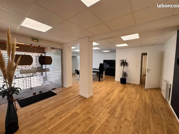 Local commercial et/ou bureaux rue Nationale Pontivy 101 m2
