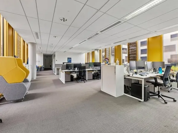 Bureaux 381 m²