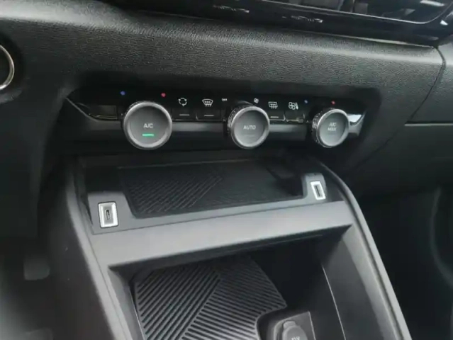 Citroën C4 iii puretech 130 s&amp;s bvm6 shine — photo 15