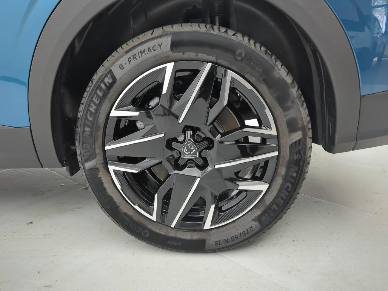 Peugeot 5008 hybrid 145 ch e-dcs6 allure — photo 11
