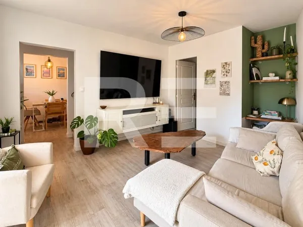 MAISON DE VILLE - COUR 60 M² & TOIT-TERRASSE 60 M²