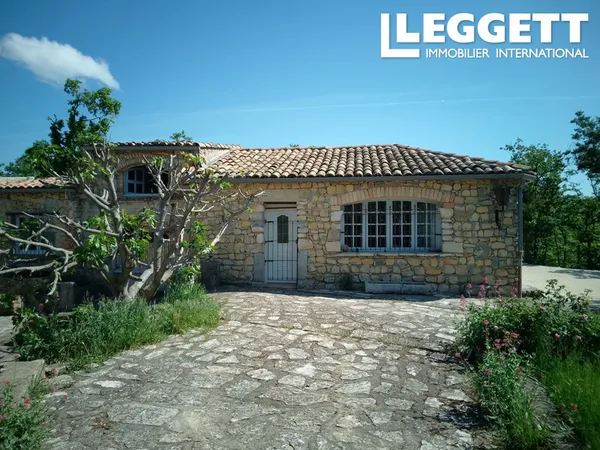 maison en pierre de 237,5m² sur 9.5 hectares de forêt 4 chambres, 1 gîte tranquillité et calme absol