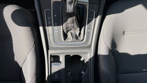 Volkswagen Golf 1.6 TDI 115 DSG7 - Confortline Business – 2018 – 152169 km – Diesel – Boîte Automatique — photo 1