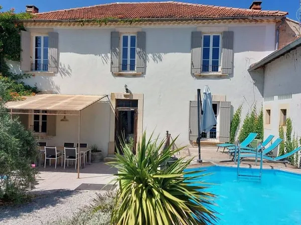 Maison 7 pièces 215 m²