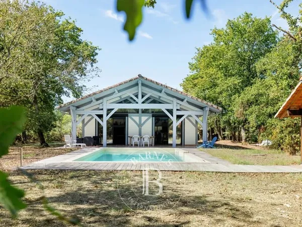TRENSACQ, MAISON DE CARACTERE AU NORD DES LANDES