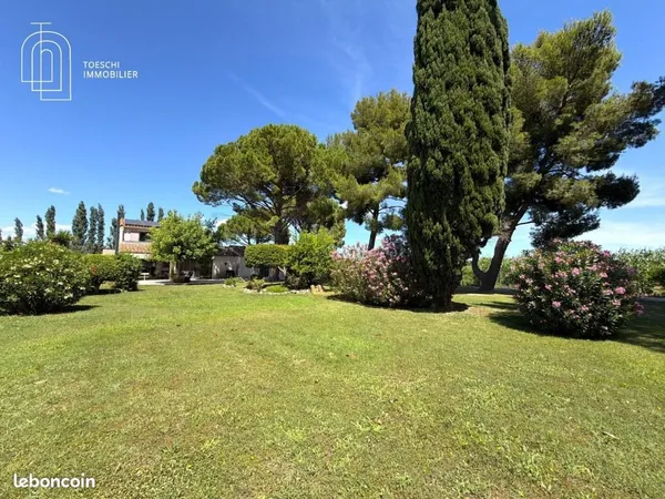 Propriété 7 pièces 215 m²