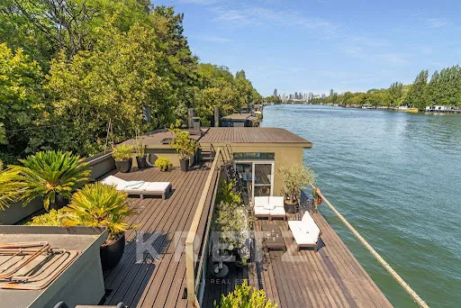 Maison 8 pièces 260 m²