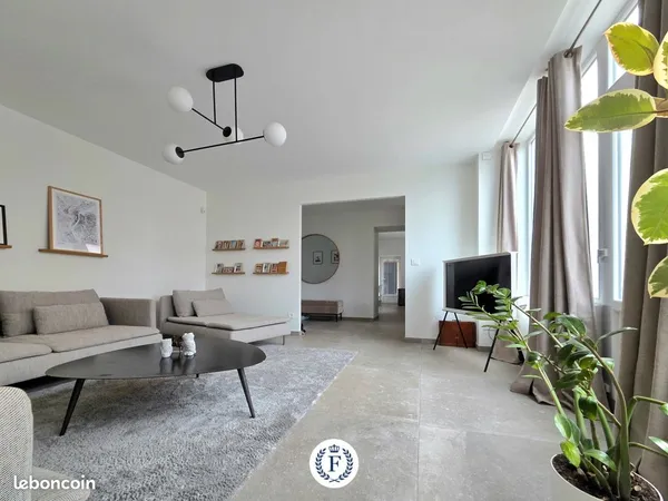 Beaujolais : Maison de village 5 chambres 300 m² avec terrain et dépendance