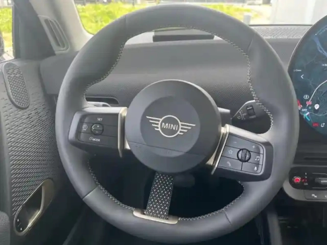 Mini Cooper 3 portes se 218ch classic — photo 6