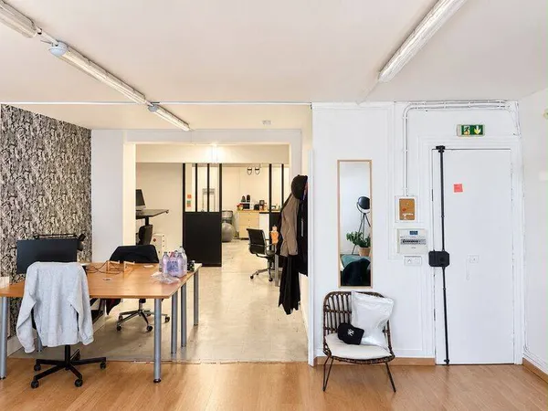 Bureau 70 m²