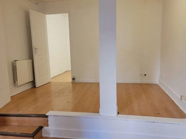 Appartement de type t2 rez de chaussée sur cours