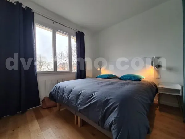 Trois pièces avec parking rue des Ruffins 93100