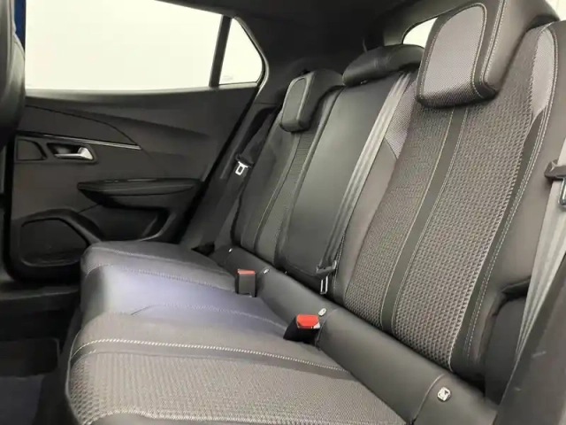 Peugeot 2008 electrique 136 ch — photo 16