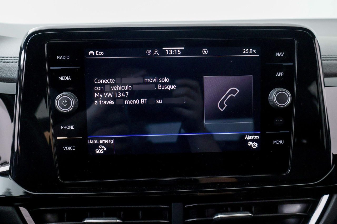 Volkswagen T-Roc — photo 26