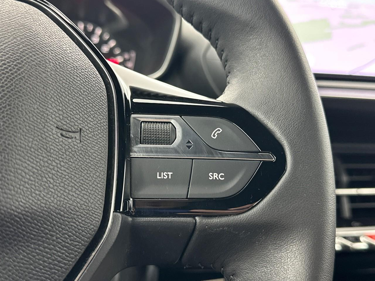 Peugeot 2008 puretech 100 s&s bvm6 active — photo 19