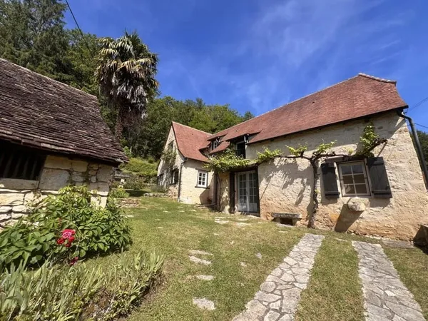 Superbe Maison En Pierre Rénovée Avec 3 Chambres Dans Un Charmant Hameau Près De Montignac, Avec Pis