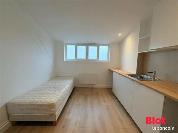 Studio 1 pièce 14 m²