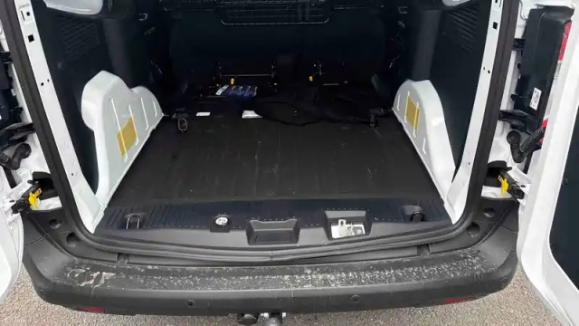 Ford Transit courier ca 1.5 ecoblue 100 bvm6 — photo 12