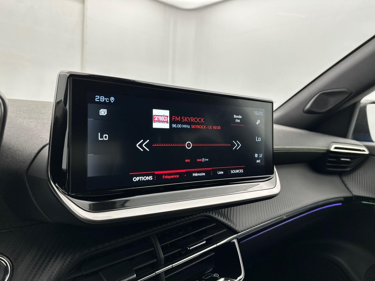 Peugeot 2008 puretech 130 s&s eat8 gt — photo 23