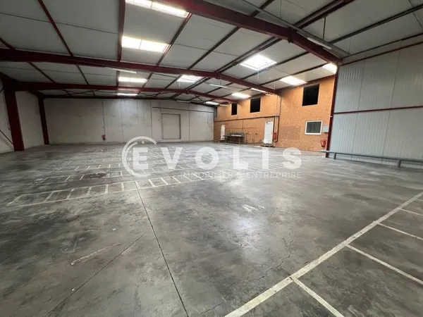 Locaux d'activité - A LOUER - 2 006 m² divisibles à partir de 401 m²