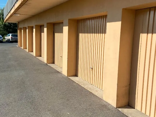 Parking/box 15 m² SAINTES