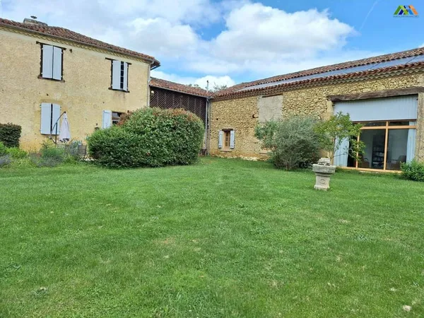 Maison 14 pièces 360 m²