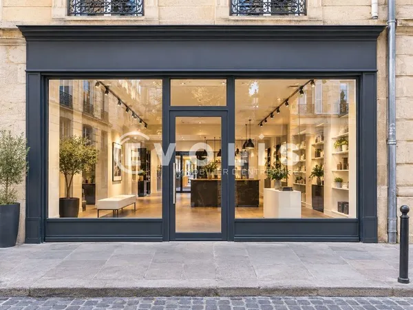 Locaux commerciaux - A LOUER - 120 m² non divisibles