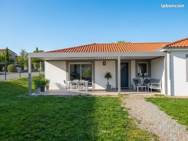 Maison contemporaine 126 m² - 4 chambres - Terrain clôturé