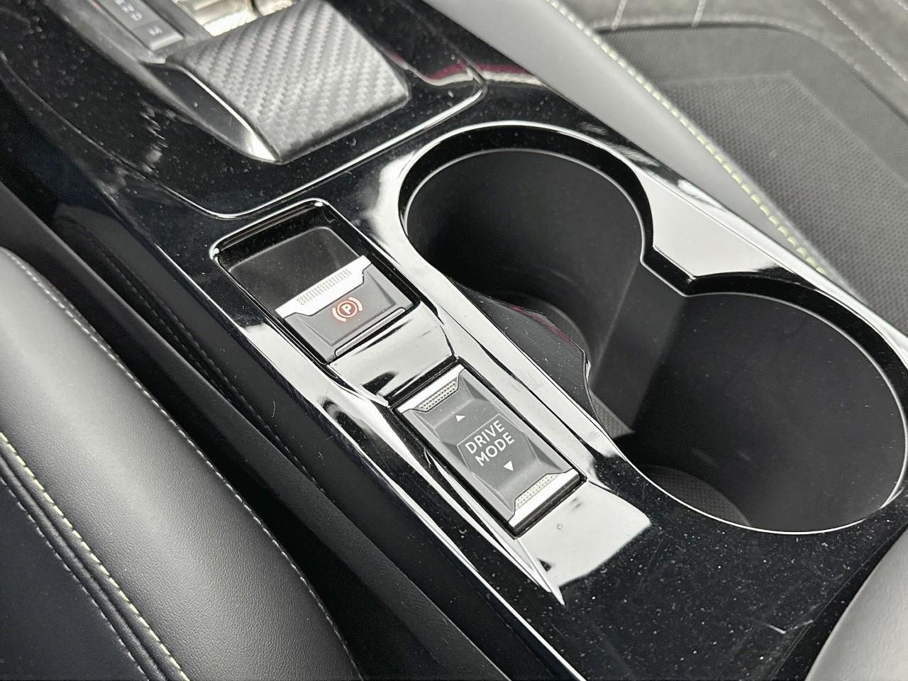 Peugeot 2008 puretech 130 s&s eat8 gt pack — photo 30