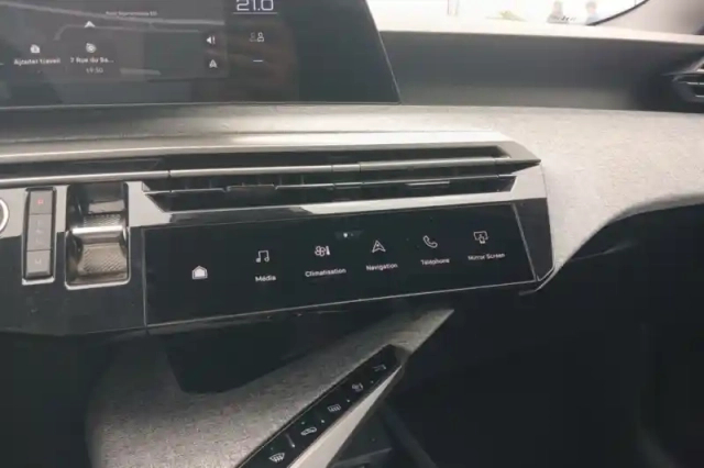 Peugeot 3008 hybrid 145 e-dcs6 — photo 21