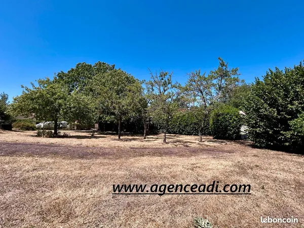 Terrain 850 m² AZAY LE BRULE