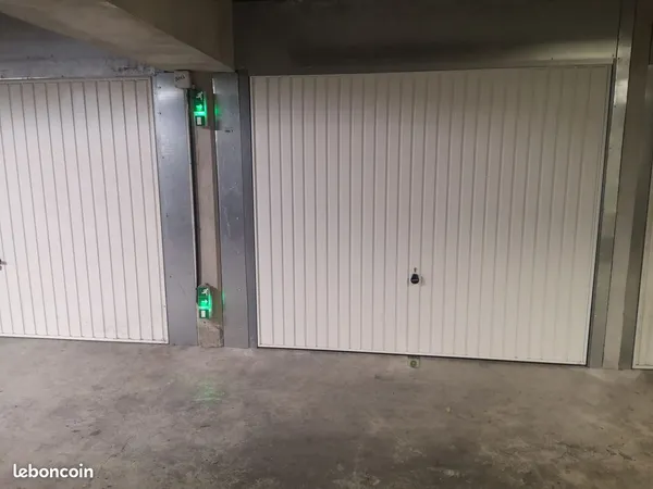 Loue box fermé dans résidence sécurisée