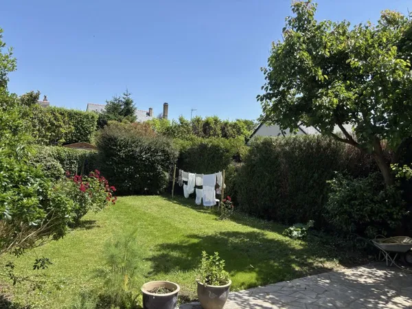 Vends maison, 2 chambres, 1 studio, jardin, garage