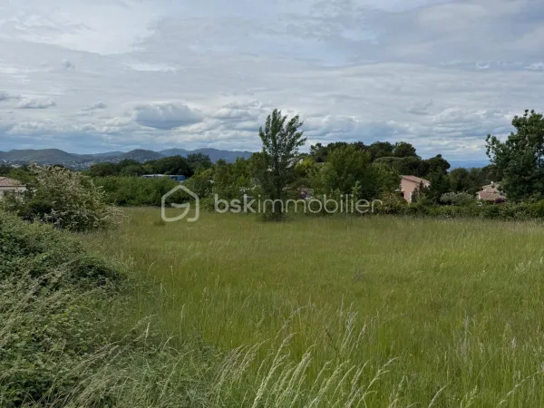 Terrain 1000 m²